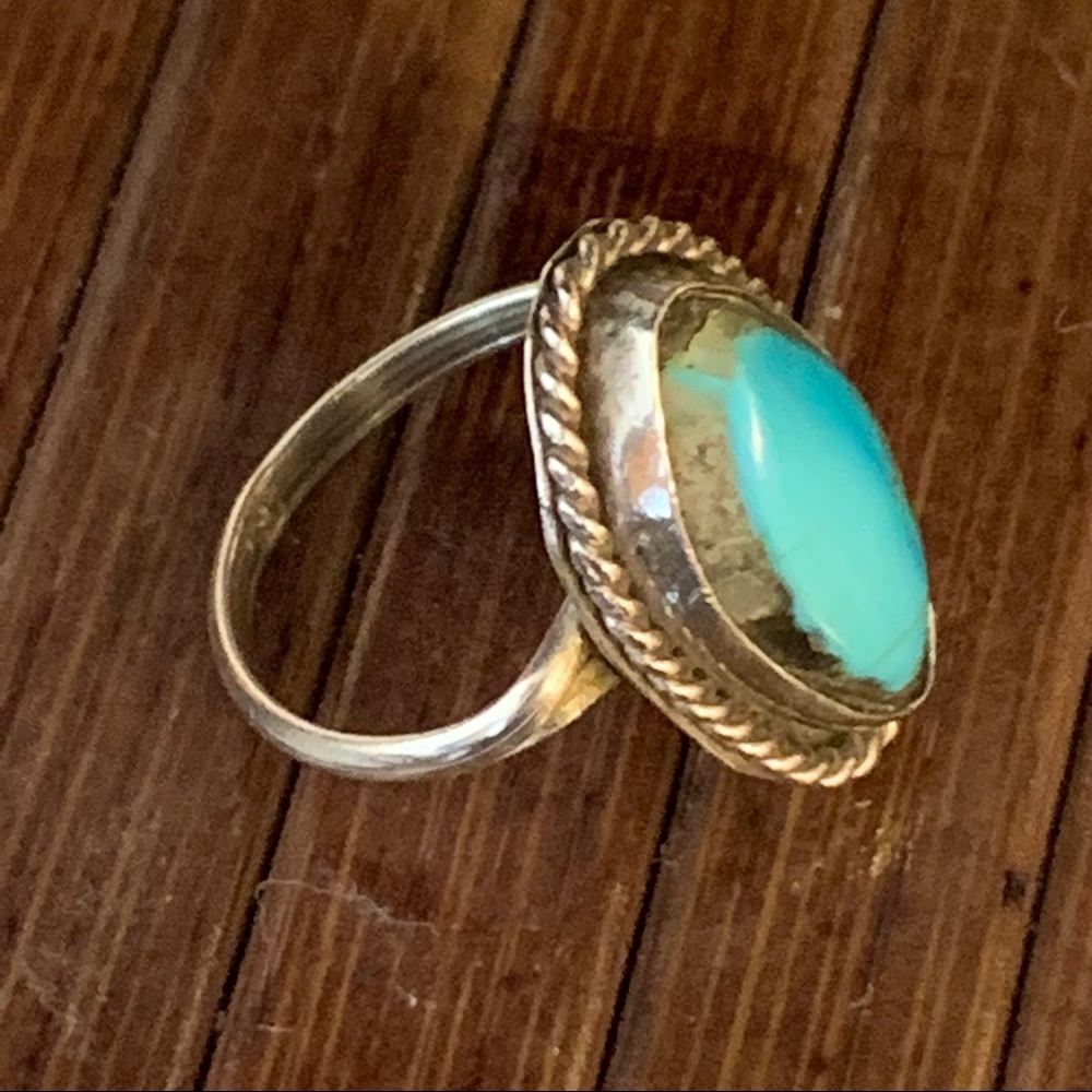 Vintage Turquoise Ring - Picture 3 of 8